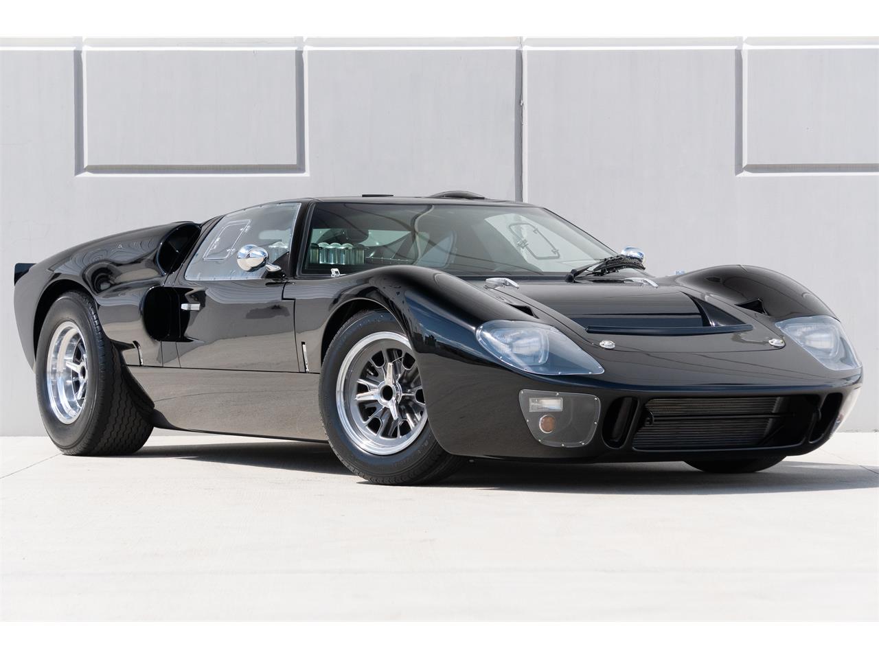 Superformance-Gt40-1966-Black-Black-17