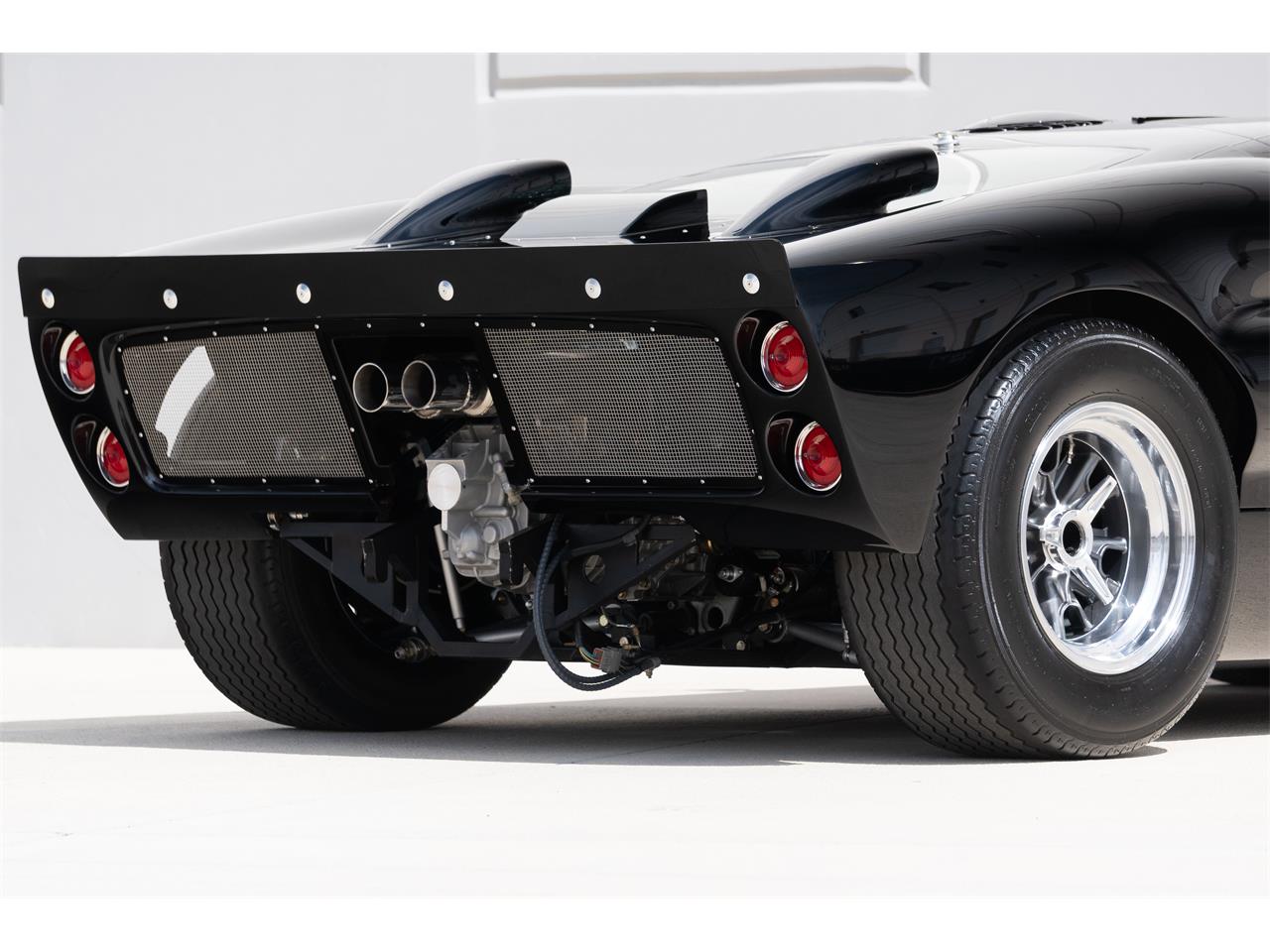 Superformance-Gt40-1966-Black-Black-2