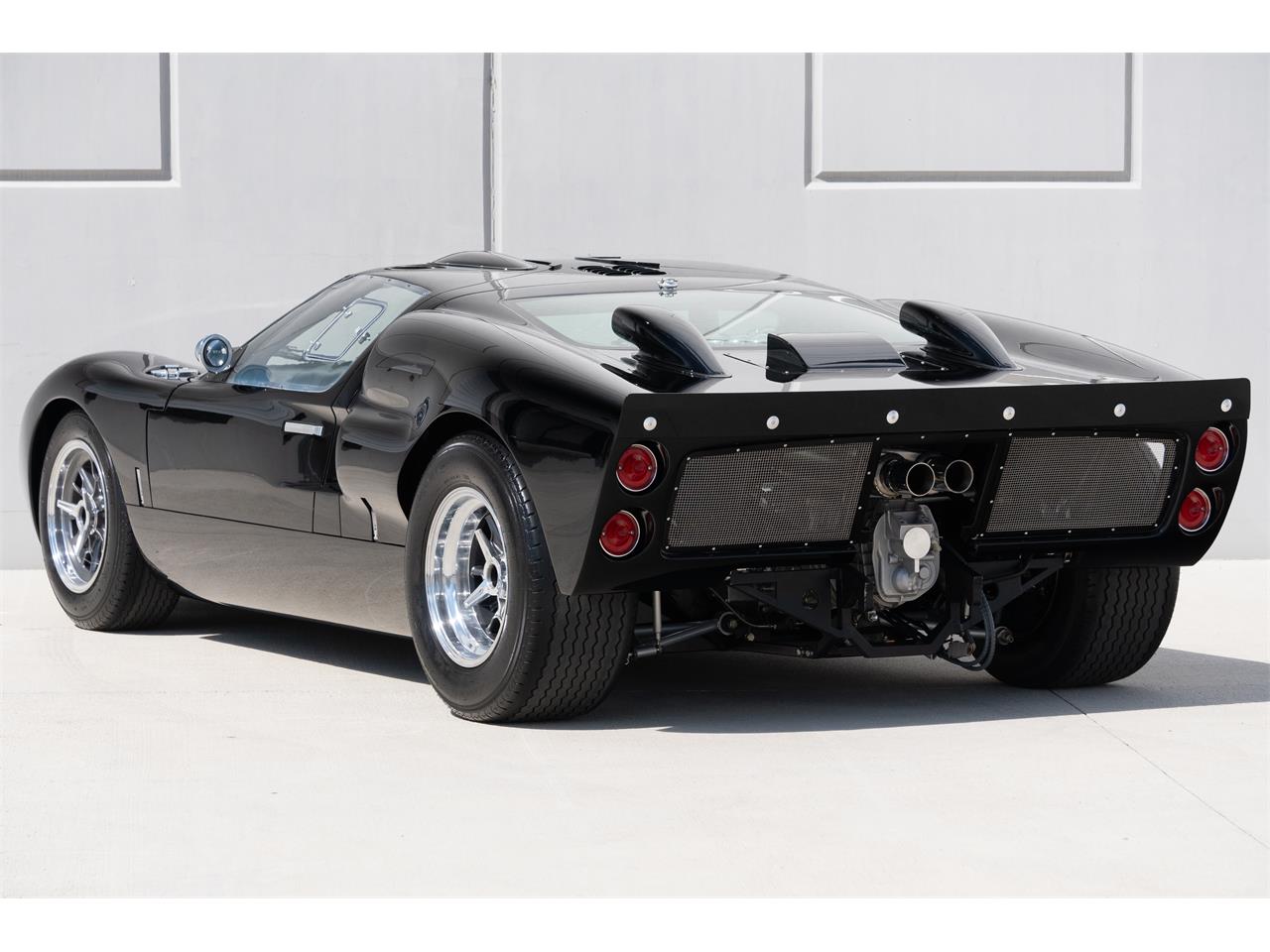 Superformance-Gt40-1966-Black-Black-22