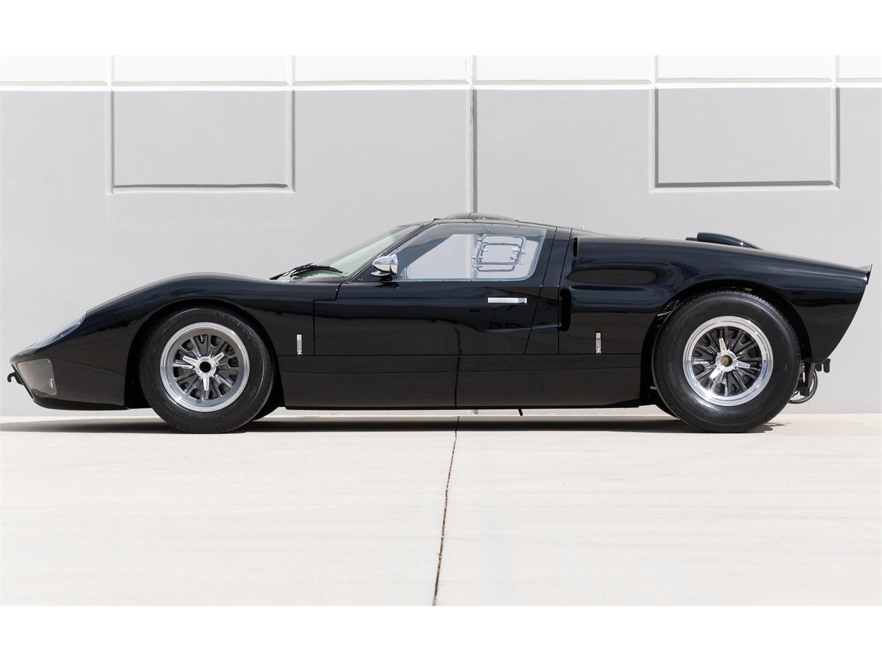 Superformance-Gt40-1966-Black-Black-24