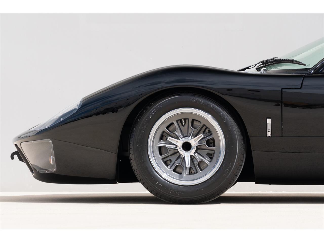 Superformance-Gt40-1966-Black-Black-25