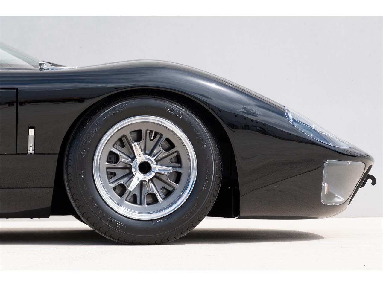 Superformance-Gt40-1966-Black-Black-26