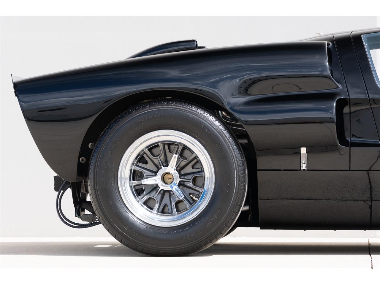 Superformance-Gt40-1966-Black-Black-27