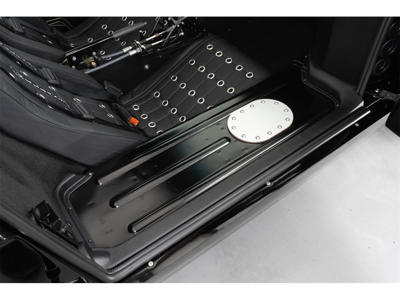 Superformance-Gt40-1966-Black-Black-33