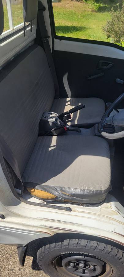 Suzuki-carry-1995-white-9