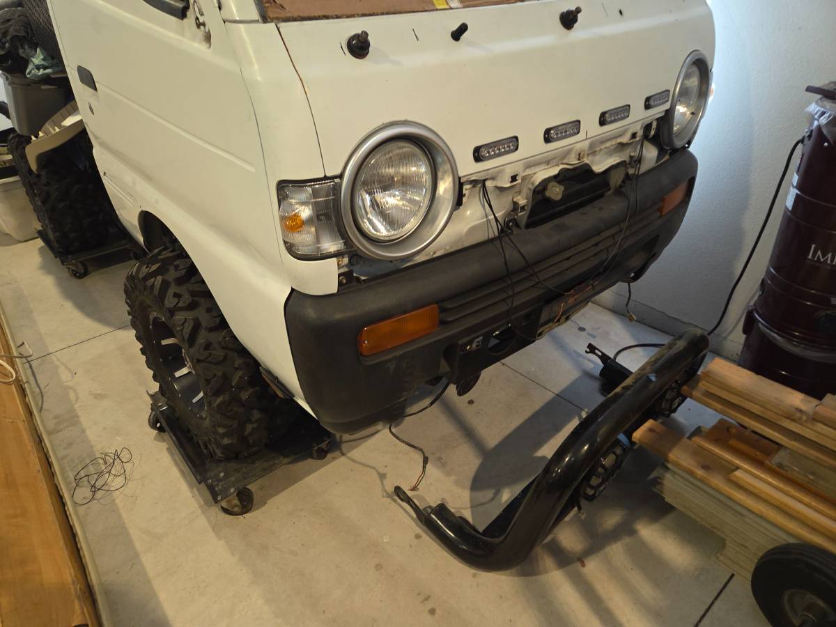 Suzuki-carry-4wd-1992-white-1