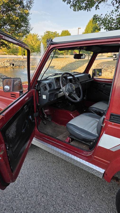 Suzuki-samurai-1986-red-11