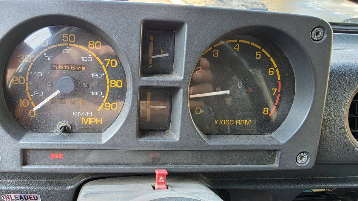 Suzuki-samurai-1986-red-14