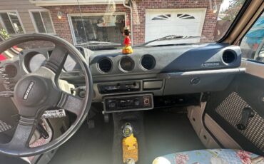 Suzuki-samurai-1987-10