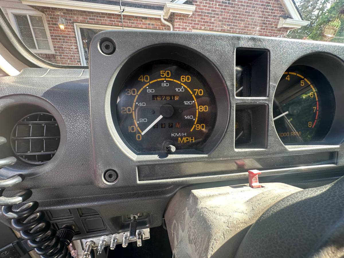 Suzuki-samurai-1987-11