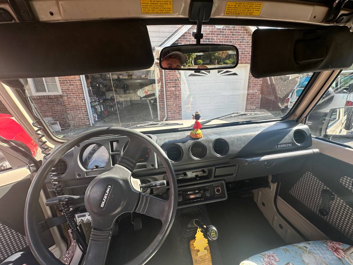 Suzuki-samurai-1987-12