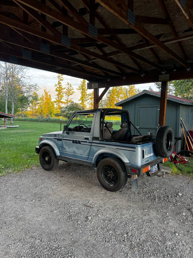 Suzuki-samurai-1987-blue