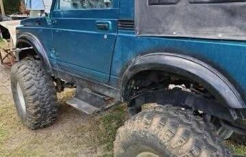 Suzuki-samurai-1988-green-1