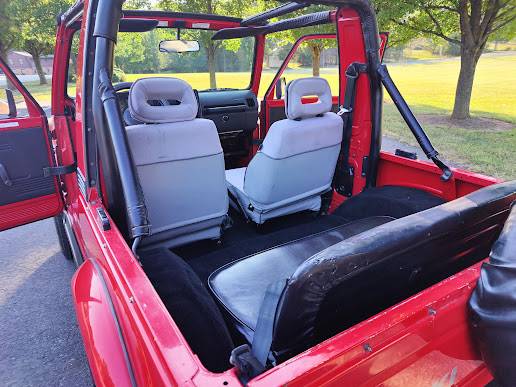 Suzuki-samurai-1993-red-11