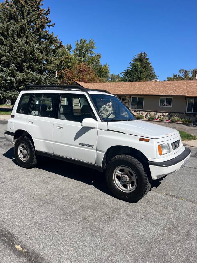 Suzuki-sidekick-1993-white-2