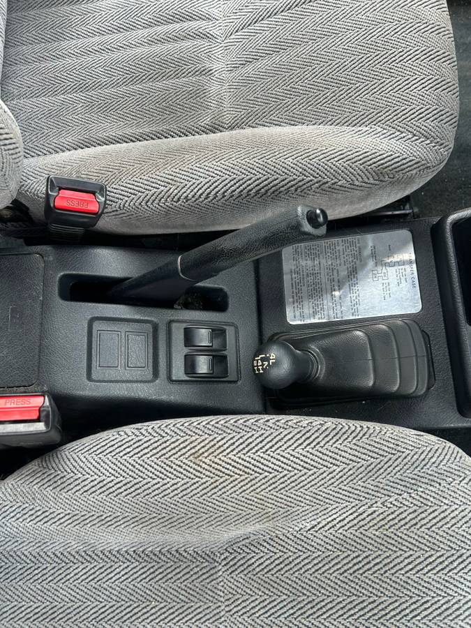 Suzuki-sidekick-1995-white-16