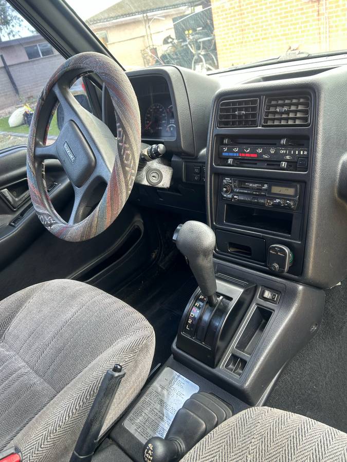 Suzuki-sidekick-1995-white-19