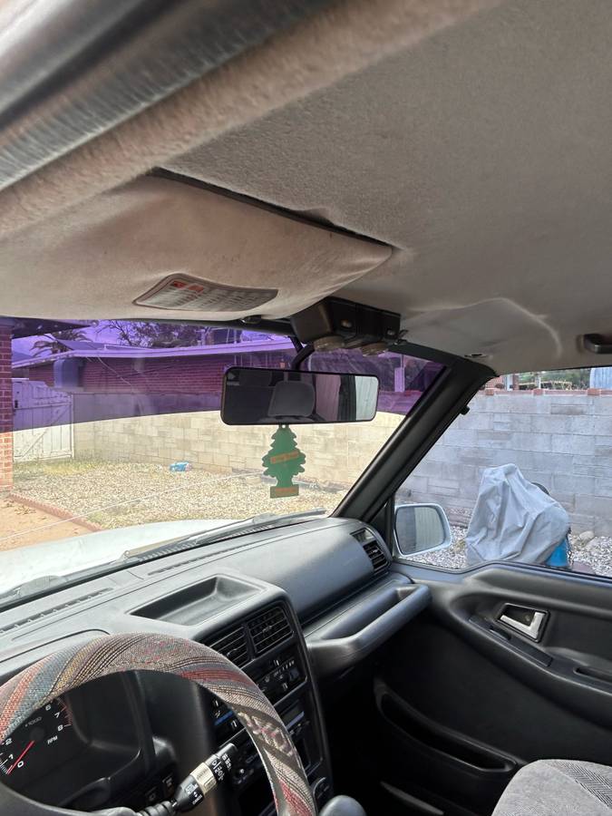 Suzuki-sidekick-1995-white-2