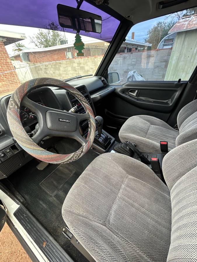 Suzuki-sidekick-1995-white-4