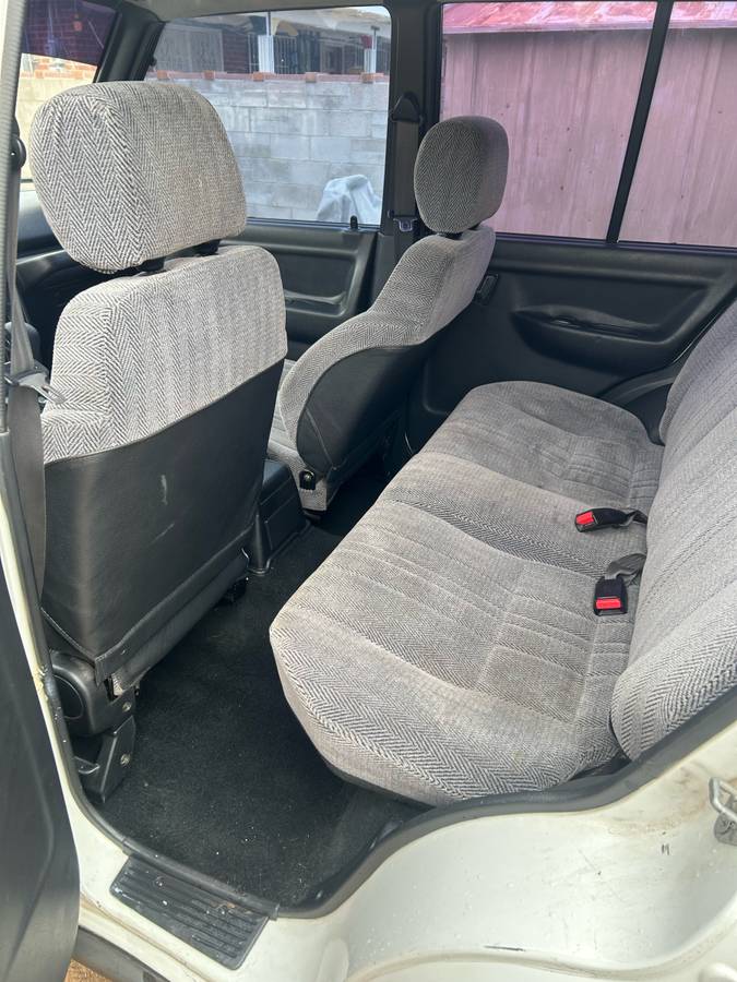 Suzuki-sidekick-1995-white-7