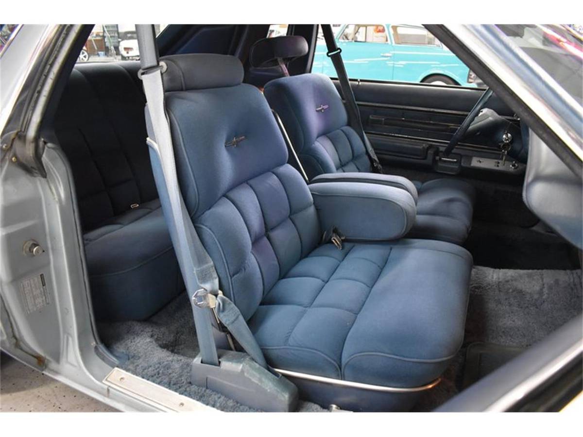 Thunderbird-1978-blue-14