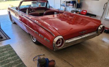 Thunderbird-conv.-1962-red