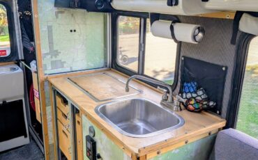 Toyota-1-Ton-Pickup-1990-RV-10
