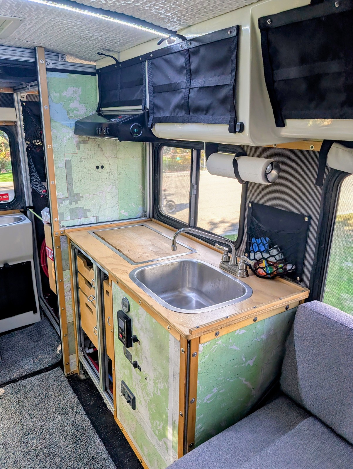Toyota-1-Ton-Pickup-1990-RV-10