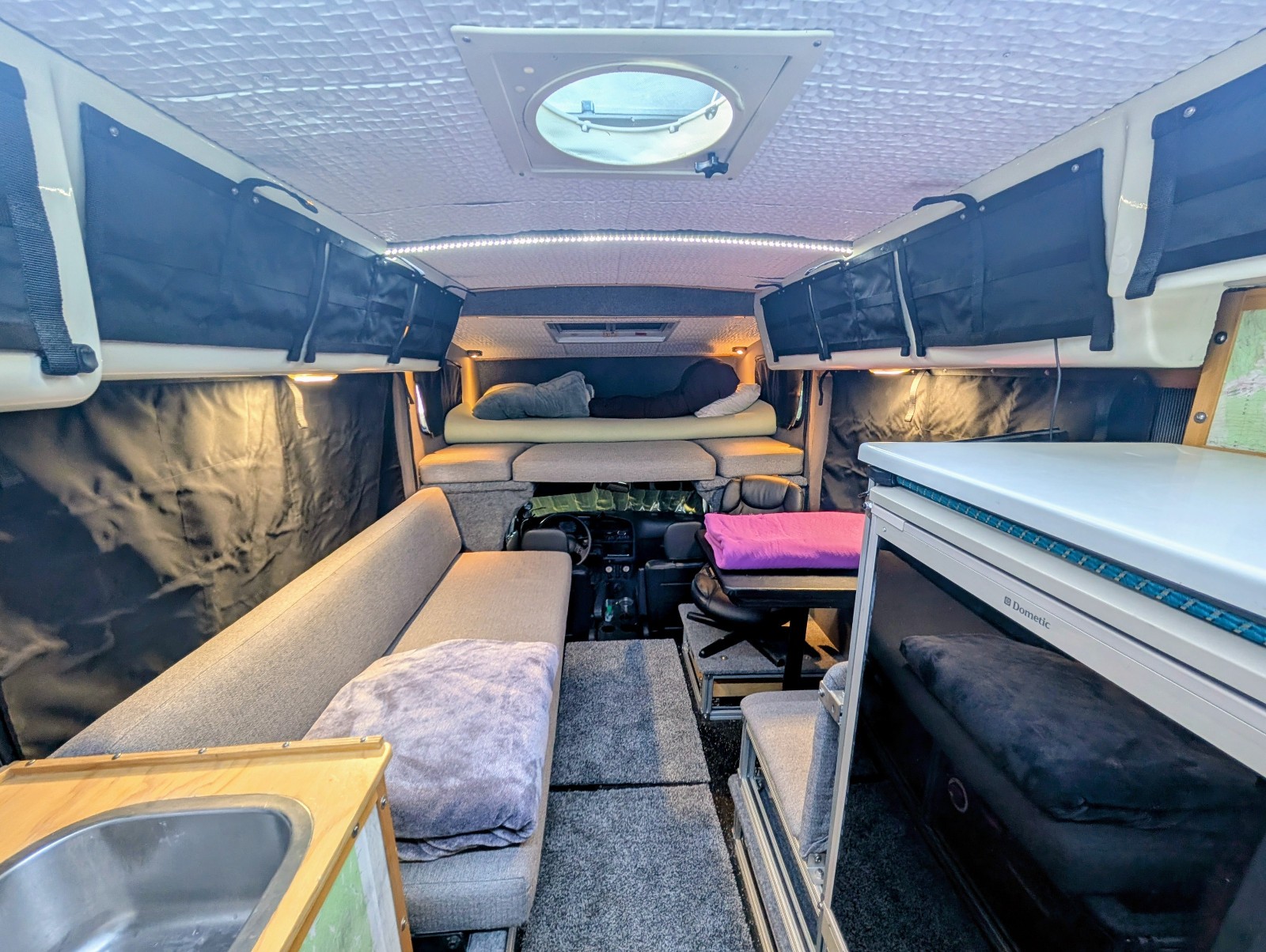 Toyota-1-Ton-Pickup-1990-RV-11