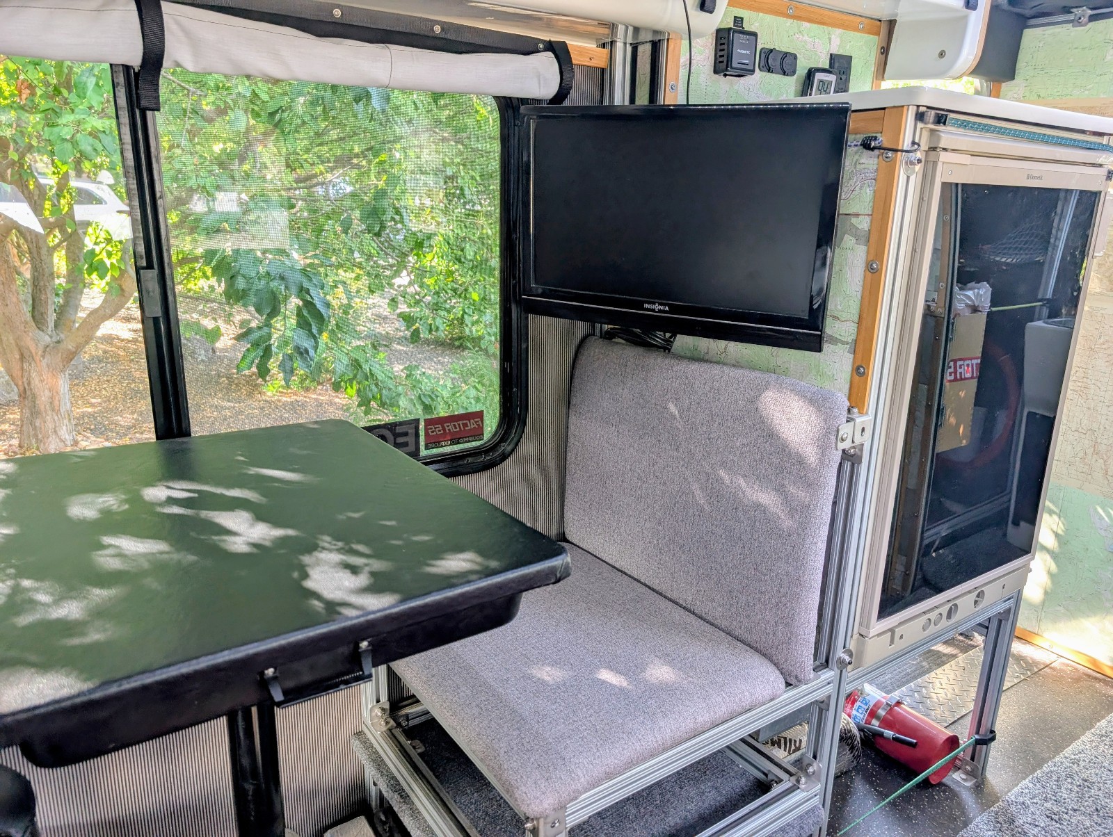 Toyota-1-Ton-Pickup-1990-RV-16