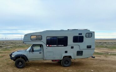 Toyota-1-Ton-Pickup-1990-RV-3