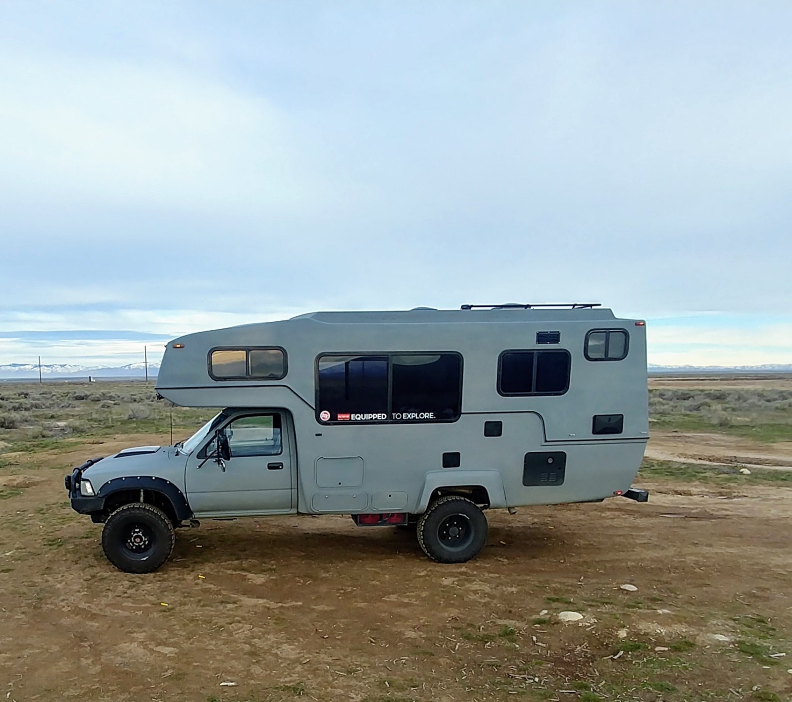 Toyota-1-Ton-Pickup-1990-RV-3