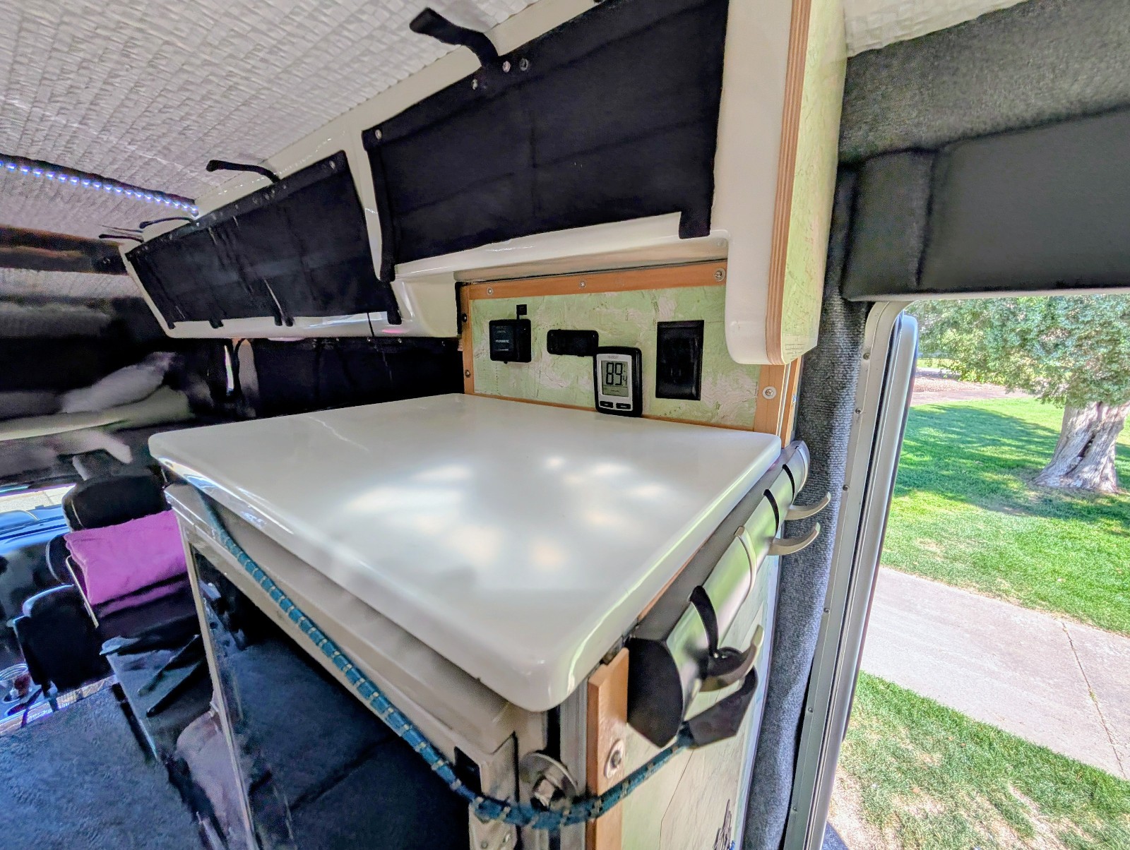 Toyota-1-Ton-Pickup-1990-RV-37