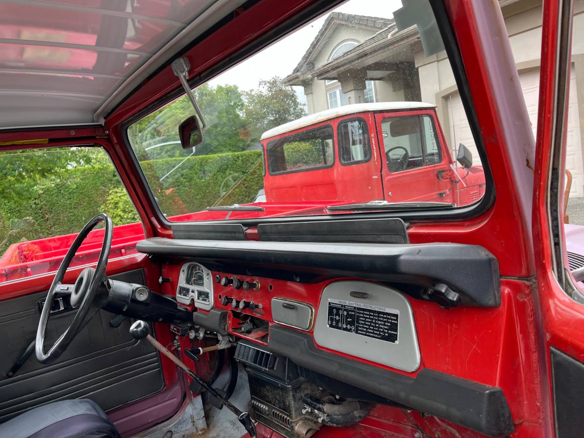 Toyota-1977-red