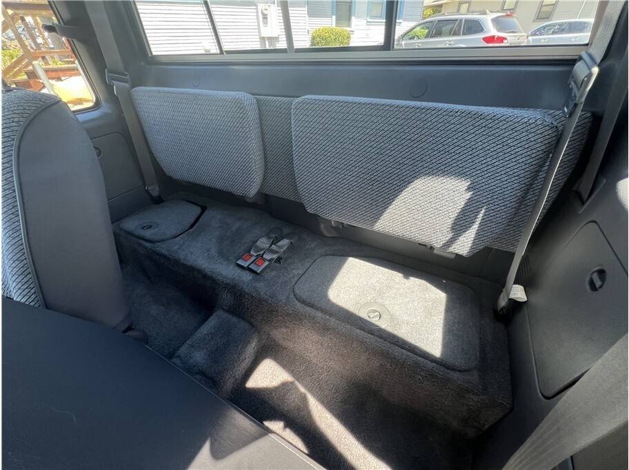 Toyota-2wd-pickups-1992-13