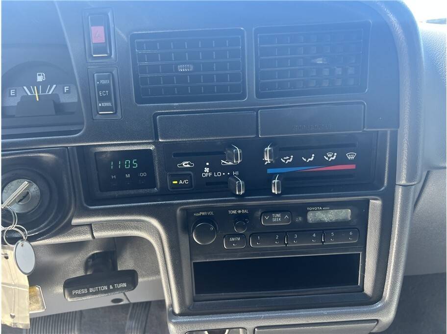 Toyota-2wd-pickups-1992-16