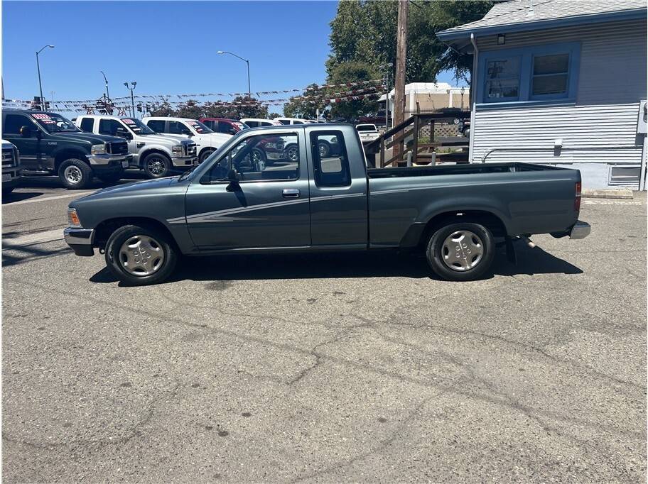 Toyota-2wd-pickups-1992-3