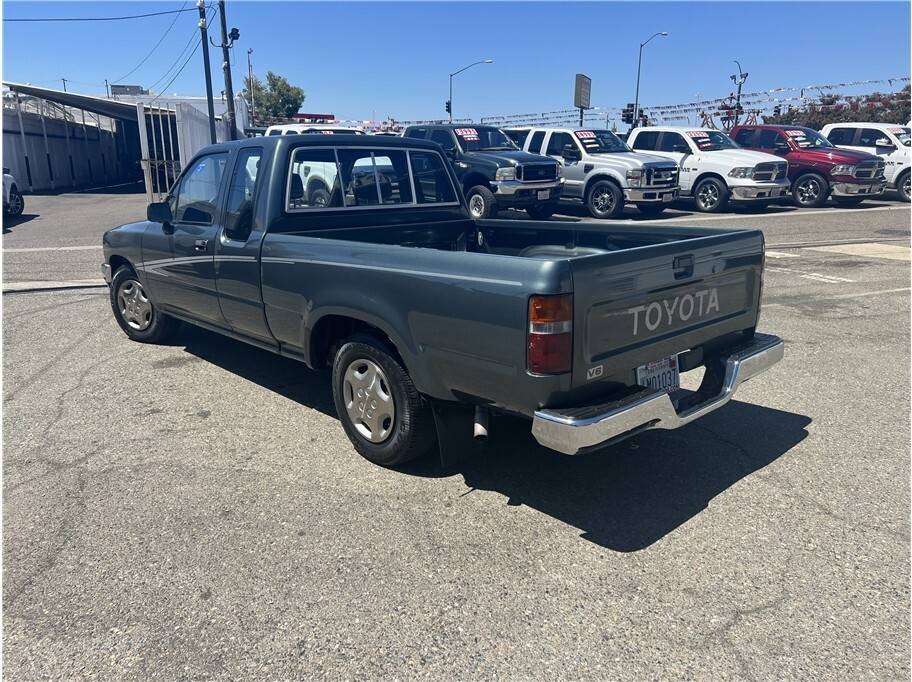 Toyota-2wd-pickups-1992-4