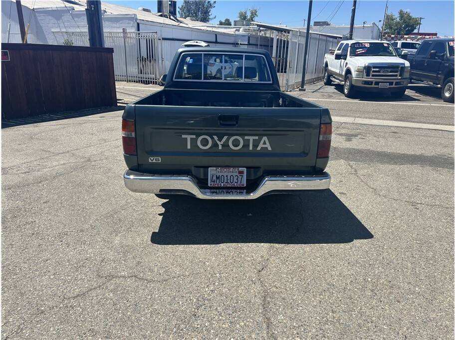 Toyota-2wd-pickups-1992-5