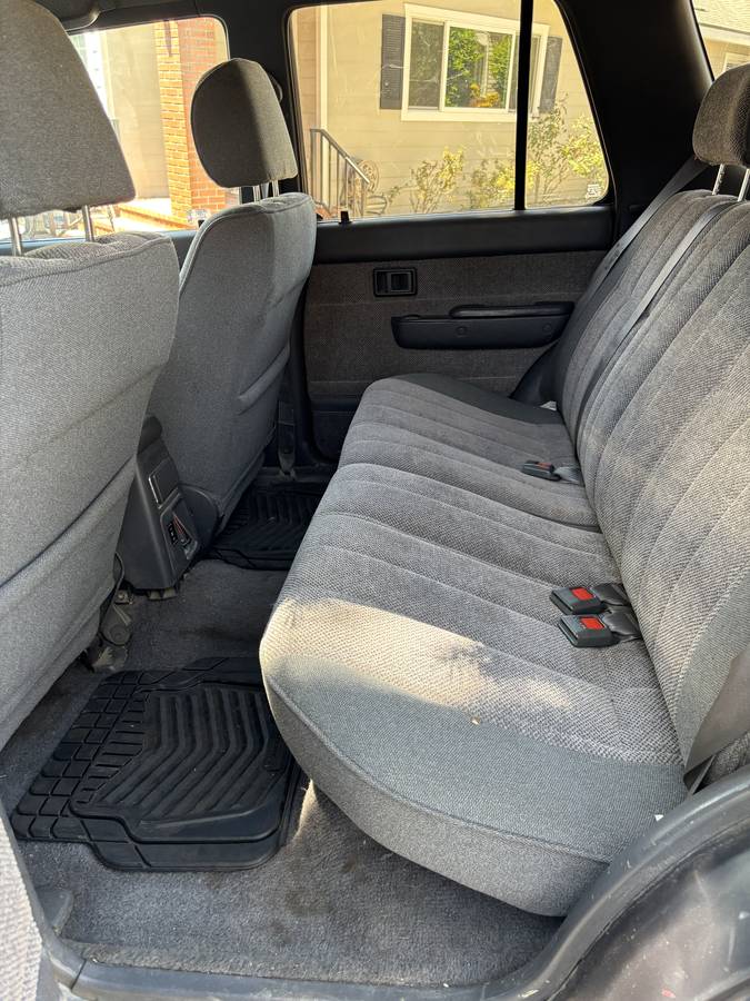 Toyota-4-runner-1990-grey-10