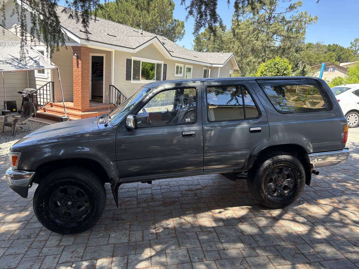 Toyota-4-runner-1990-grey-12