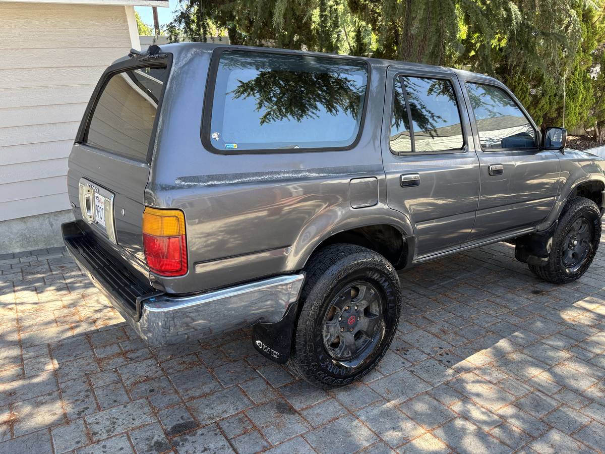 Toyota-4-runner-1990-grey-2