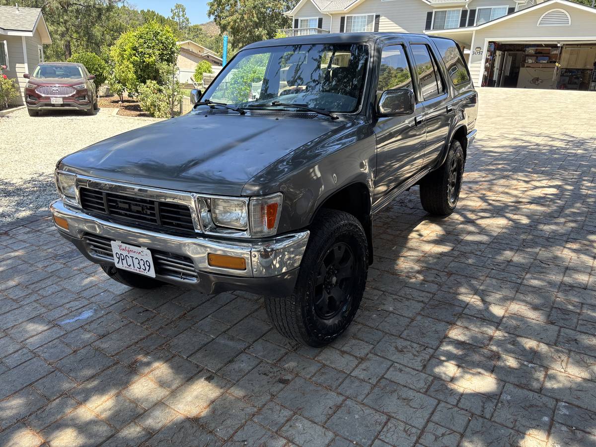 Toyota-4-runner-1990-grey-3