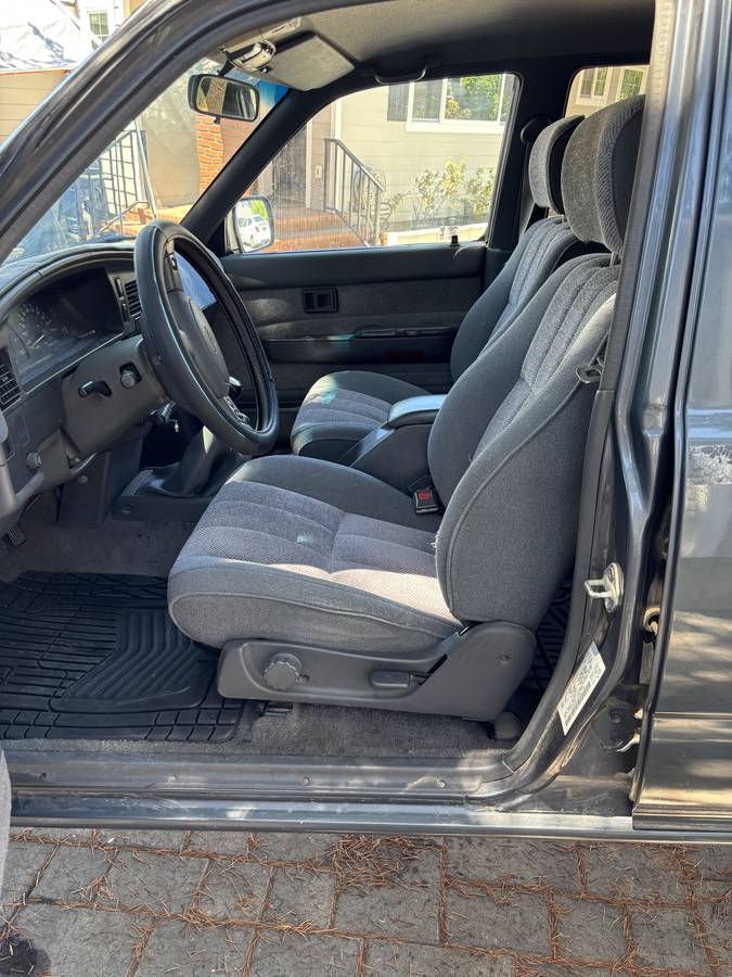 Toyota-4-runner-1990-grey-6