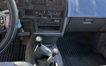 Toyota-4-runner-1990-grey-9