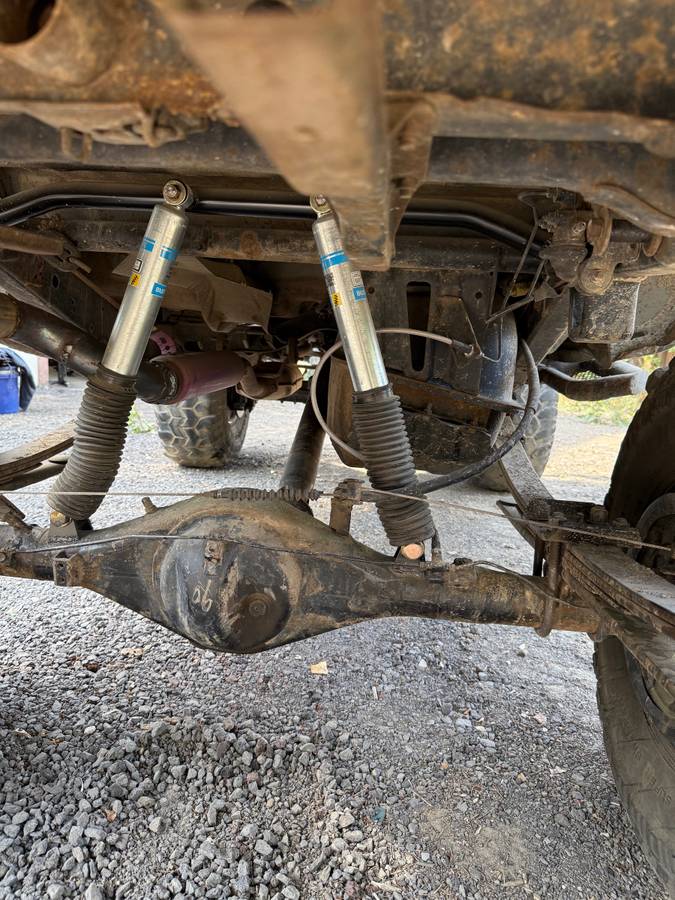 Toyota-4-runner-sr5-1985-black-1