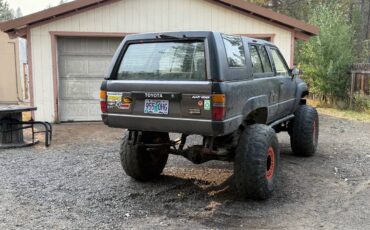 Toyota-4-runner-sr5-1985-black-22