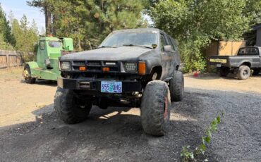 Toyota-4-runner-sr5-1985-black