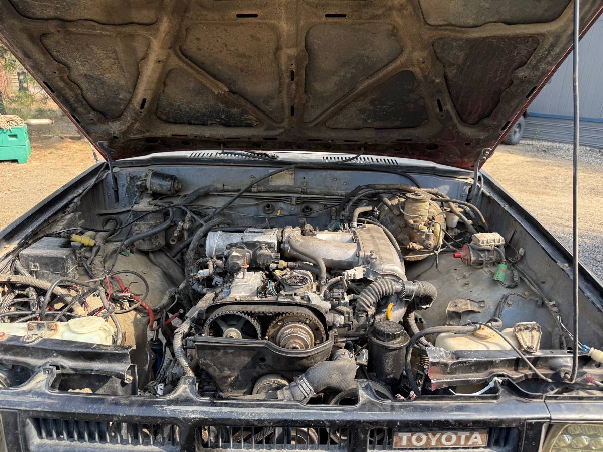 Toyota-4-runner-sr5-1985-black-4