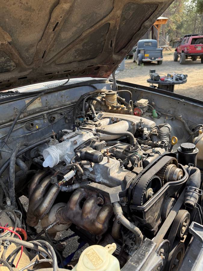 Toyota-4-runner-sr5-1985-black-5